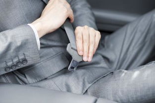 汽车安全带抱死换多少钱(汽车安全带抱死问题及更换费用解析)