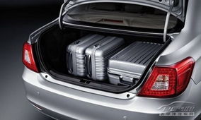 汽车后备箱门内板多少钱(汽车后备箱门内板价格解析，多少钱？