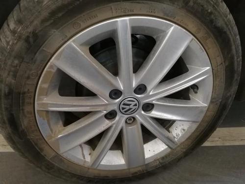 汽车换四个轮毂多少钱(汽车轮毂更换费用解析，了解四个轮毂更换的成本)