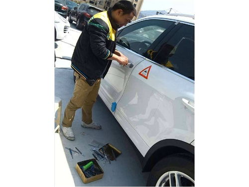 洛阳新区开汽车锁多少钱(洛阳新区汽车开锁服务费用解析)