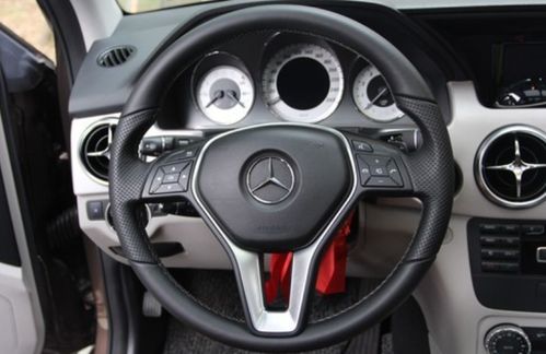 汽车方向盘掉漆赔多少天(汽车方向盘掉漆，责任、赔偿与解决方案)