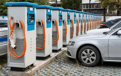 新能源汽车一周充多少电(新能源汽车一周充多少电,探究充电频率与日常使用的关键因素) 新能源汽车一周充多少电(新能源汽车一周充多少电,探究充电频率与日常使用的关键因素)