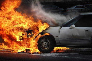 汽车自燃还能赔吗多少钱(汽车自燃还能赔吗？能赔多少钱？