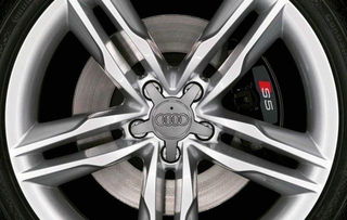 奥迪汽车换前轮胎多少钱(奥迪汽车换前轮胎的费用解析)