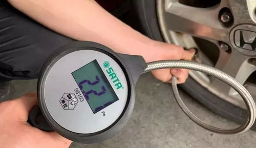 汽车胎压能加多少斤(汽车胎压与充气量的关系，揭秘轮胎能加多少斤压力)