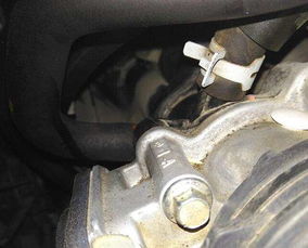 汽车减震包精修多少钱(汽车减震包精修费用解析)