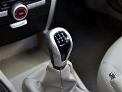 汽车换方向拉钩要多少钱(汽车换方向拉钩的费用解析)