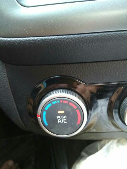 汽车空调表面温度是多少(汽车空调表面温度是多少，深入了解汽车空调的温度特性)