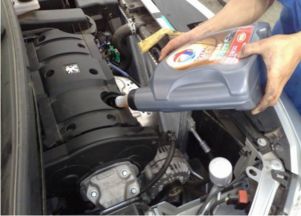 小汽车机油能换吗多少升(小汽车机油更换指南，了解机油更换的重要性及所需油量)