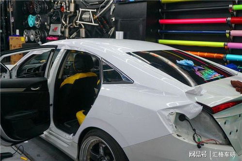 汽车色膜改装白色多少钱(汽车色膜改装，白色车身的价格与考量)