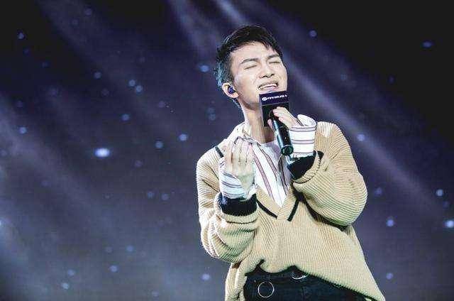 GAI还是戴上墨镜唱歌吧(GAI的独特魅力，墨镜下的歌声传奇)