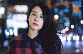 高圆圆带女儿在巴塞罗那吃麻辣烫(高圆圆带女儿在巴塞罗那品尝麻辣烫，美食之旅与家庭温馨时刻)