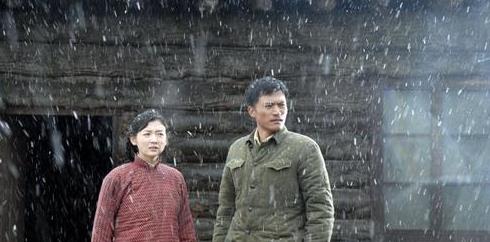 48岁演员郭品超回山东老家收麦子(演员郭品超,山东老家之行,收获麦子的喜悦与责任) 48岁演员郭品超回山东老家收麦子(演员郭品超,山东老家之行,收获麦子的喜悦与责任)