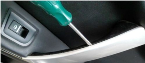 汽车内门把手留空多少(汽车内门把手留空尺寸研究)