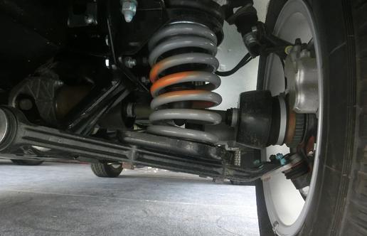 汽车换全车减震多少钱啊(汽车换全车减震的价格分析)