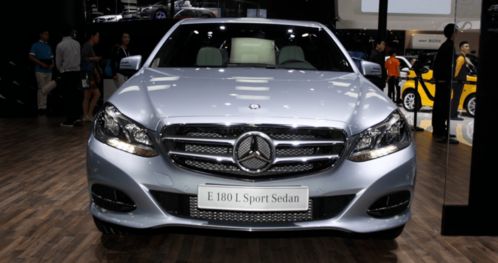 02年奔驰新汽车多少钱(2002年奔驰新汽车的售价及其市场影响力) 02年奔驰新汽车多少钱(2002年奔驰新汽车的售价及其市场影响力)