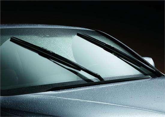 汽车雨刮喷水保险多少钱(汽车雨刮喷水保险的价格解析)