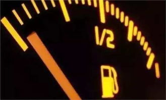 每次给汽车加油加多少升(汽车加油，每次加多少升最佳？