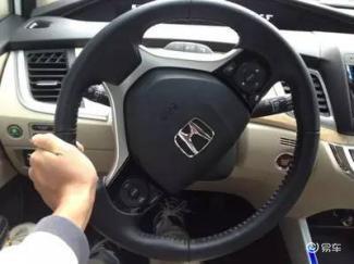 汽车方向盘向左多少度(汽车方向盘向左多少度，探究转向系统的工作原理与角度设定)