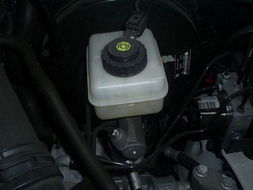 汽车多少度拉手刹会滑动(汽车手刹滑动与温度关系的研究)