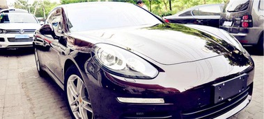 汽车贴膜多少才没泡泡膜(汽车贴膜，多少贴膜才无泡泡？深度解析贴膜技巧与要素)