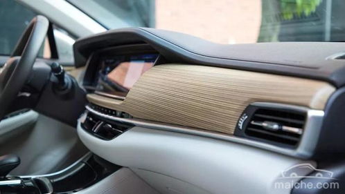 汽车后窗换玻璃多少钱啊(汽车后窗换玻璃的价格解析)