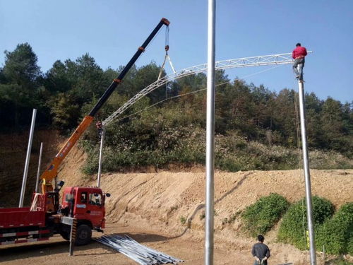 汽车吊能钓多少跟钢管(汽车吊的承载力与钢管吊装数量探究)