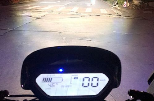 汽车电压一晚上掉多少电(汽车电压一晚上掉电情况探究)