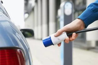 汽车刮蹭有凹痕多少钱(汽车刮蹭有凹痕的修复费用分析)