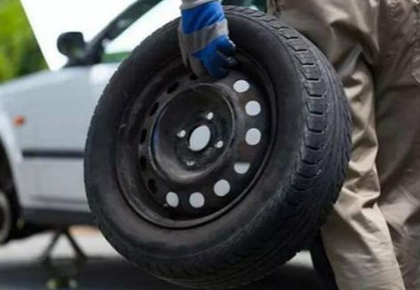 汽车轮胎多少钉子好补(汽车轮胎多少钉子好补,探讨补胎的最佳策略与注意事项) 汽车轮胎多少钉子好补(汽车轮胎多少钉子好补,探讨补胎的最佳策略与注意事项)