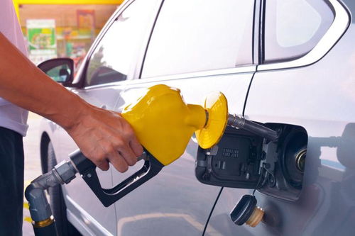 一般汽车还剩多少油加油(合理把握加油时机，一般汽车还剩多少油时应该加油？