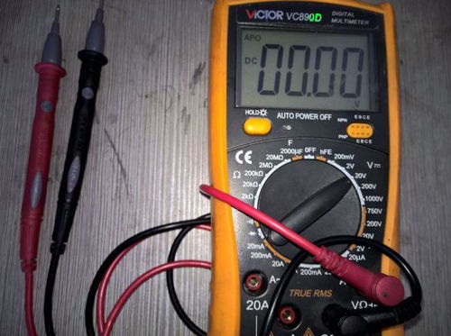 汽车电池发电机电压多少(汽车电池发电机电压多少，深入了解汽车电力系统)