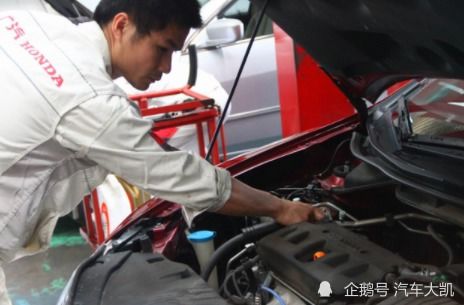 汽车保养8个坑多少钱(汽车保养，避免落入价格陷阱的八个关键坑点)
