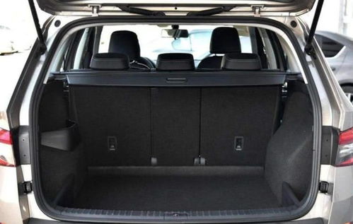 汽车的后备箱载重多少吨(汽车后备箱载重能力深度解析) 汽车的后备箱载重多少吨(汽车后备箱载重能力深度解析)