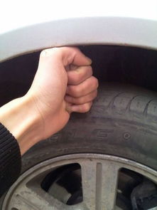 汽车左前轮咯噔响多少钱(汽车左前轮咯噔响，原因、费用与解决方案)