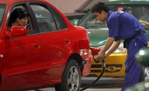 汽车油见底了加多少合适(汽车油见底了,加多少油才合适? 汽车油见底了加多少合适(汽车油见底了,加多少油才合适?