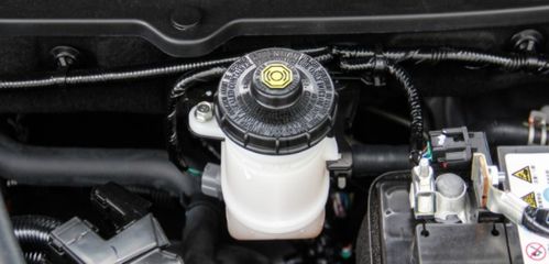 汽车转向油一次换多少(汽车转向油更换指南，一次换多少升转向油？