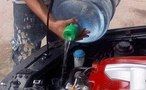 汽车水箱水多少度合适喝(汽车水箱水温与饮用水适宜温度探讨)