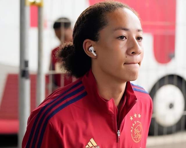 28岁华裔天才亿万富翁秘闻(揭秘，28岁华裔天才亿万富翁的神秘故事)