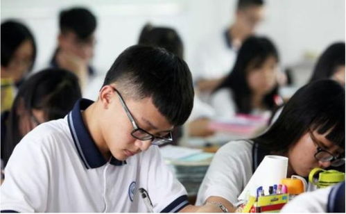 女生考超600分 放榜时在酒楼端盘子(女生考超600分,放榜时在酒楼端盘子的励志故事) 女生考超600分 放榜时在酒楼端盘子(女生考超600分,放榜时在酒楼端盘子的励志故事)