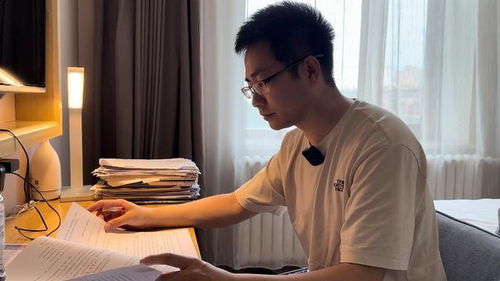 “35岁再考清华”男子称清北没戏(再考清华，一位中年男子的挑战与坚持)