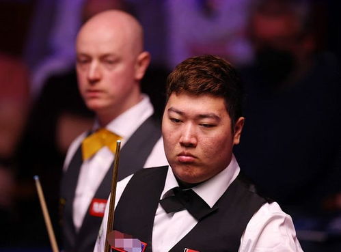 丁俊晖因称“球桌像屎一样”遭罚款(丁俊晖因称球桌像屎一样遭罚款，言论不当的代价与反思)