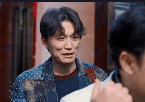 《狂飙》唐小虎扮演者孙岩儿子出生(狂飙唐小虎扮演者孙岩喜得贵子，家庭幸福时刻)