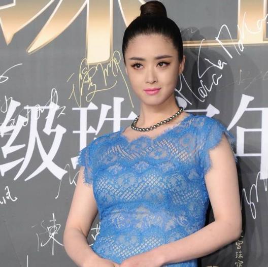 蒋欣回应“早该拿奖了”蒋欣回应早该拿奖了，坚持与努力，成就今日之我)