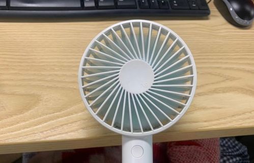 睡觉时开风扇比空调更健康？辟谣(睡觉时开风扇比空调更健康？辟谣与解析)