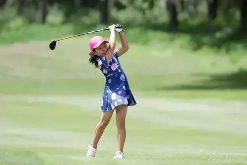 刘国梁女儿在美国夺得高尔夫冠军(刘国梁女儿在美国夺得高尔夫冠军，荣耀背后的故事)