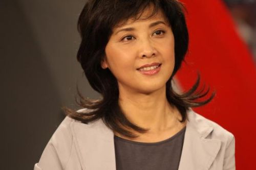 73岁“女儿国国王”朱琳近照曝光(朱琳，73岁女儿国国王的优雅风采依旧)