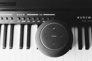 怎么用华为音响打开电脑(如何用华为音响与电脑连接并享受优质音效—华为音响与电脑的连接指南)