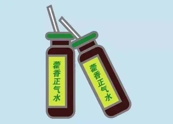 养殖户放冰块和藿香正气水给鱼降温(养殖户创新降温方法，冰块与藿香正气水养鱼新尝试)