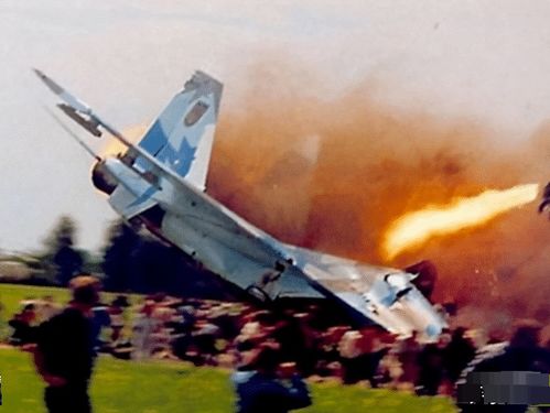 印度空难初步调查聚焦飞行员操作(印度空难初步调查聚焦飞行员操作，探究事故背后的真相)